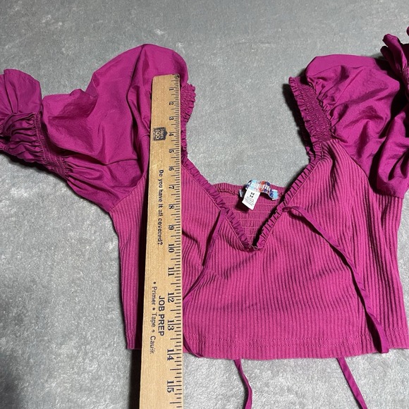 Urban Outfitters Top Womens Medium‎ Puff Sleeve Smockedv Neck Cropped Coquette - Picture 3 of 6
